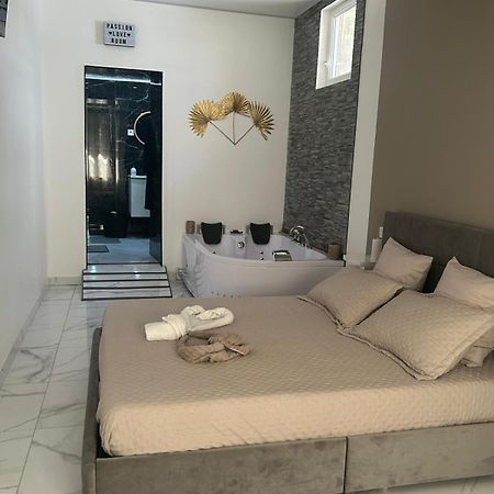 Suite Gold By L Amaryllis I Jacuzzi & Sauna Prive I Centre Beziers Arrivee Autonome Exterior foto