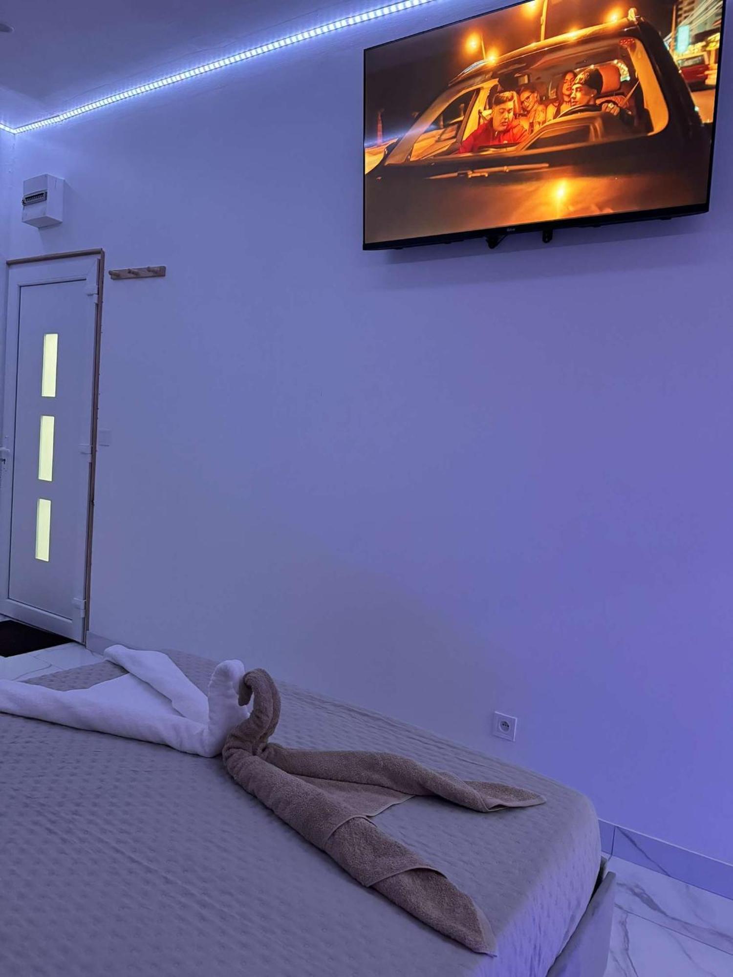 Suite Gold By L Amaryllis I Jacuzzi & Sauna Prive I Centre Beziers Arrivee Autonome Exterior foto